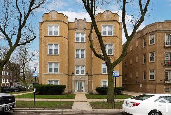 6511 N Leavitt St #3