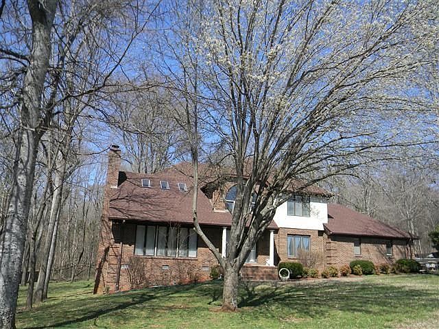 1st image of 203 Laural Hill Ct