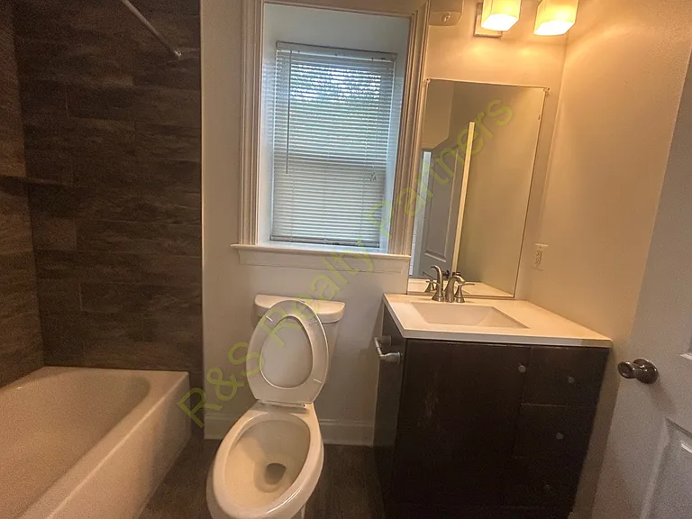 301 E 29th St #2 — Photo 5