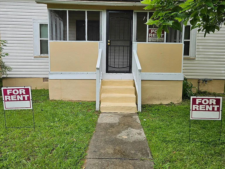 1177 Lawton Dr — Photo 1