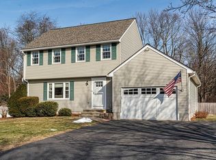 4 Vista Cir, Methuen, MA 01844