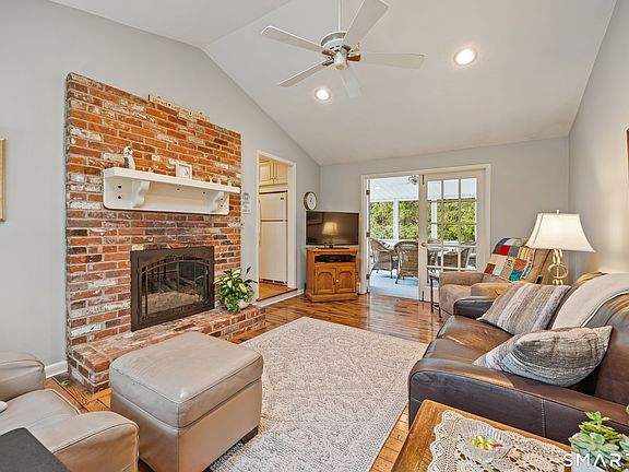 3rd image of 230 Wallingford Road