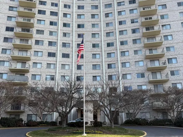 1111 University Blvd W APT 402, Silver Spring, MD 20902