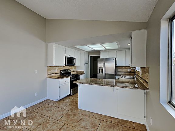 4th image of 1508 Sapphire Springs Cir