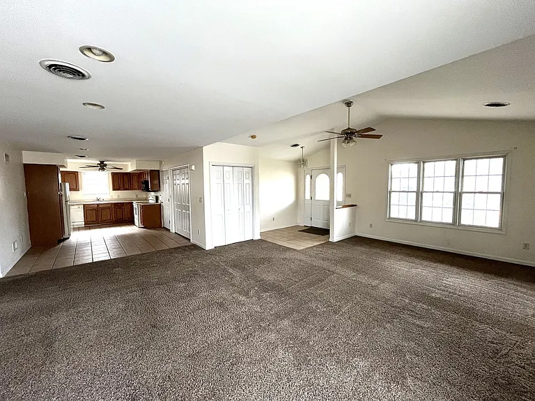 152 Lantern Ln — Photo 9