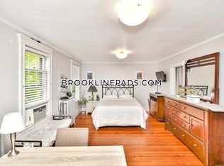 103 Colbourne Cres #1, Brookline, MA 02445