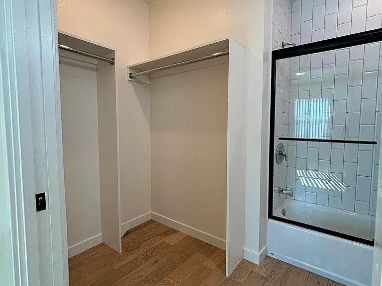 2918 1/2 S Normandie Ave — Photo 16