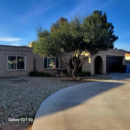 11828 N 40th Dr — Photo 1