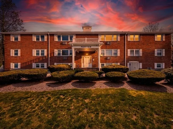 224 School St APT 7, Walpole, MA 02081