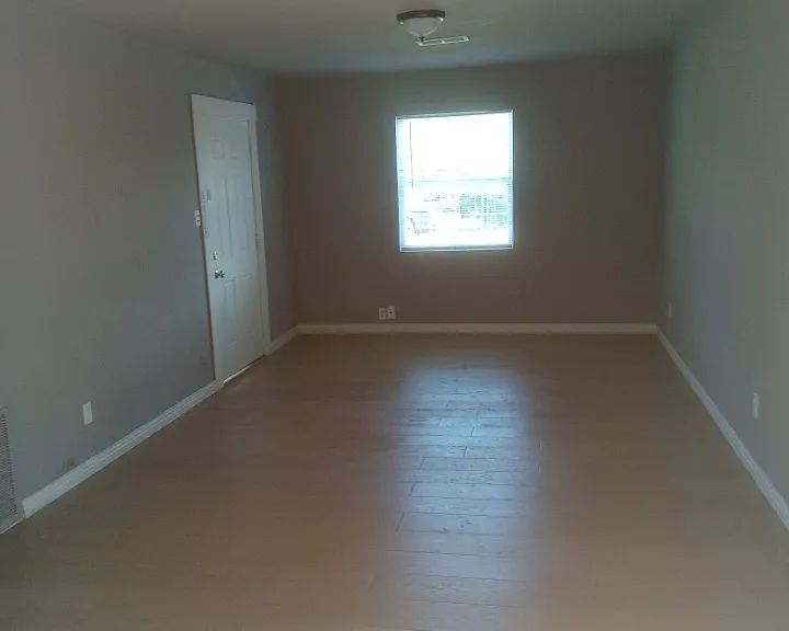 2908 Templeton St — Photo 1