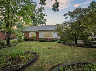 18870 Beverly Rd, Beverly Hills, MI 48025