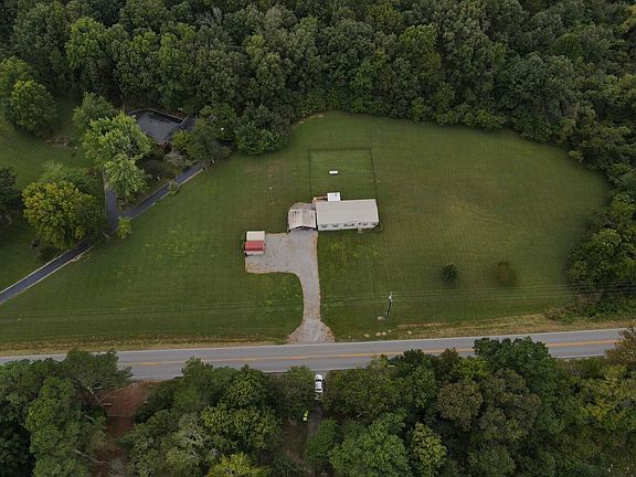 2nd image of 1919 Highway 293 N