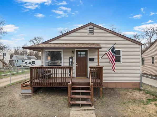 216 18th St SE, Minot, ND 58701