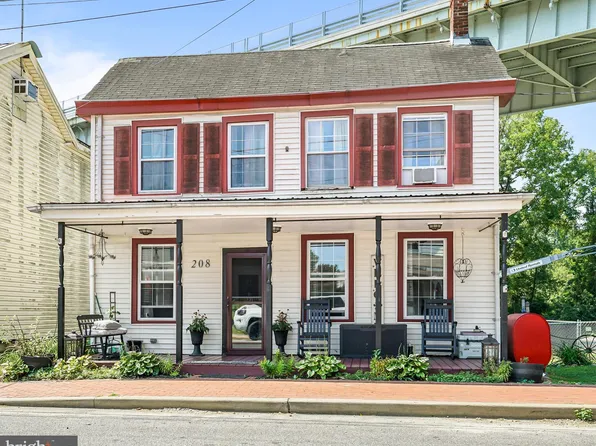 208 Main St, Saint Georges, DE 19733