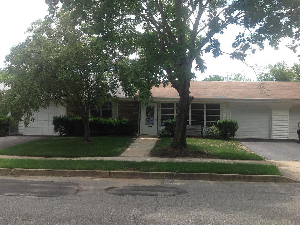 1st image of 65B Ivy Ct #100B