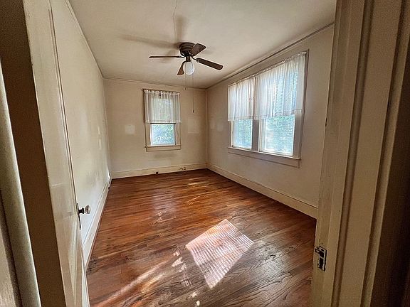 4th image of 2408 Monroe St