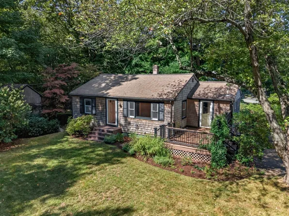 10 Hayward St, Randolph, MA 02368