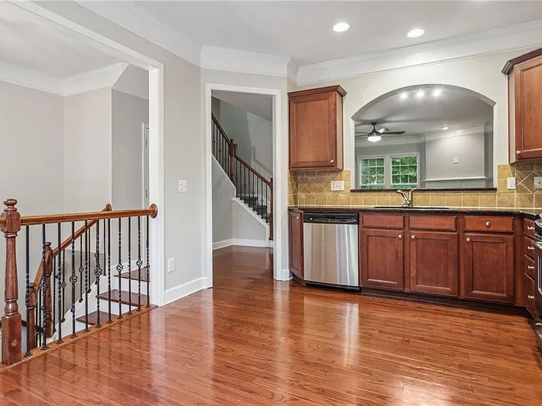 2263 Limehurst Dr NE — Photo 7