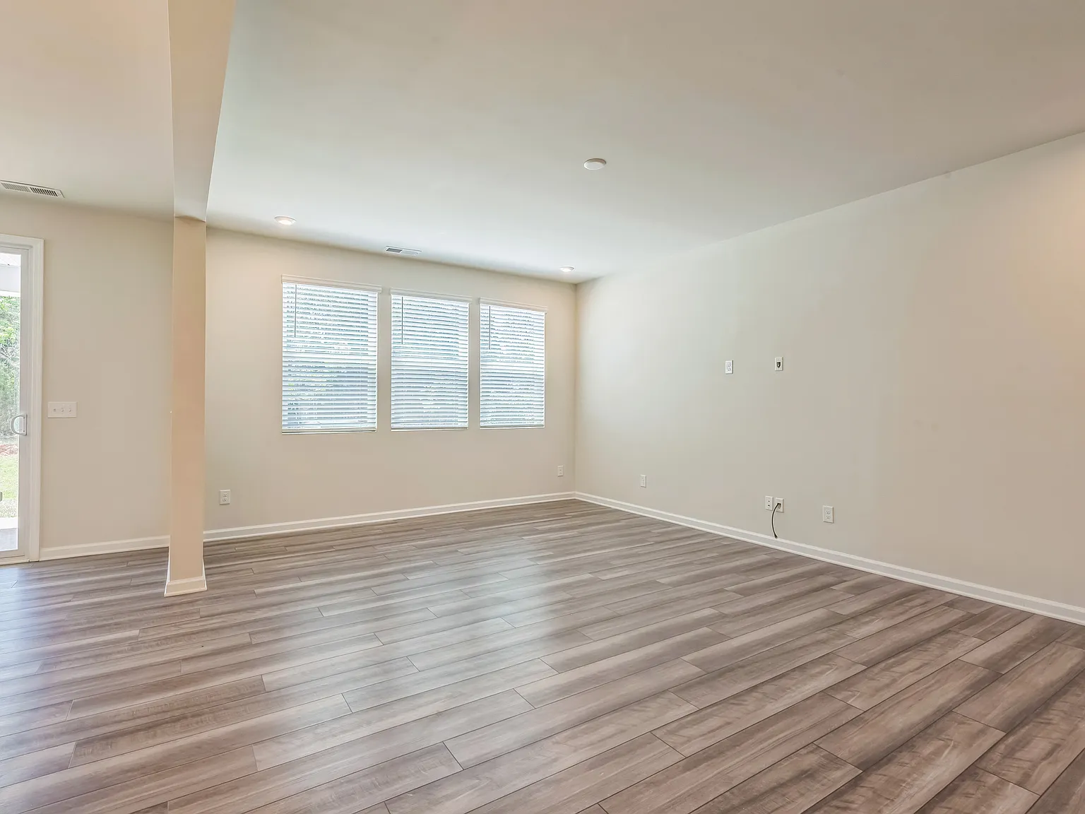 5 bed, 4.5 bath, 3071 sqft, $2,775 — Photo 4