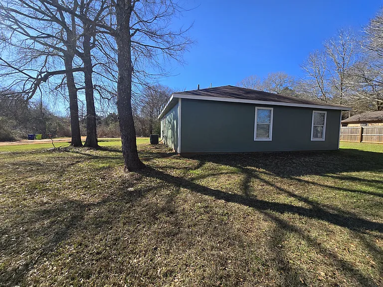 10226 Country Hills Blvd — Photo 4