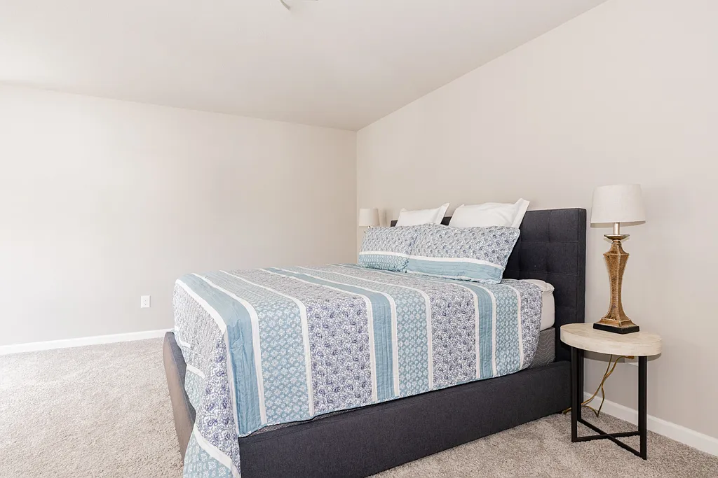 4 bed, 2.5 bath, 2121 sqft, $3,000 — Photo 4