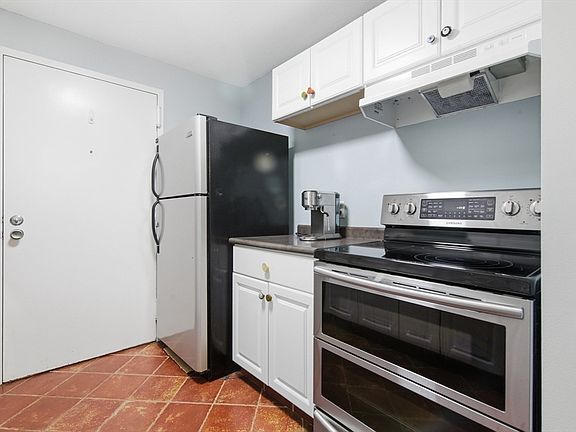 4th image of 9 Village Hill Ln APT 13