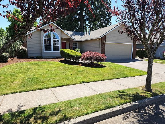 2nd image of 1785 SE Dogwood Way
