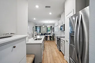 5246 Neil Dr — Photo 6