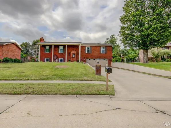311 Kennedy Dr, Sikeston, MO 63801