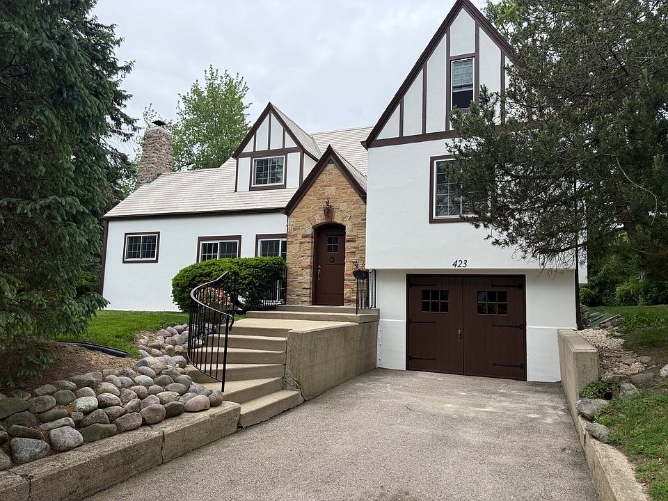 1st image of 423 Winsor Dr