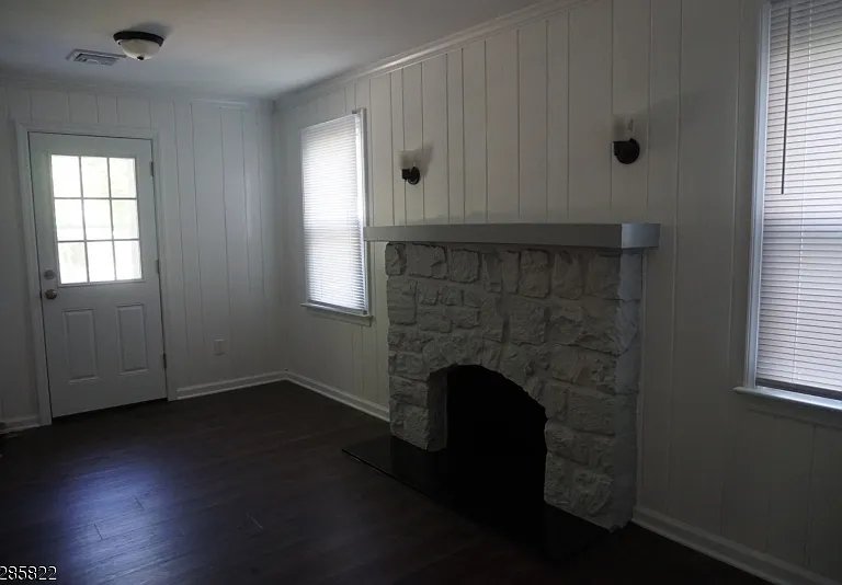 46 Roosevelt Ave — Photo 5