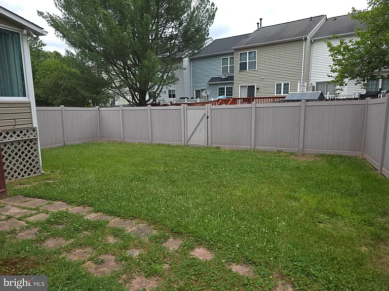 218 Eisenhower Ct — Photo 22