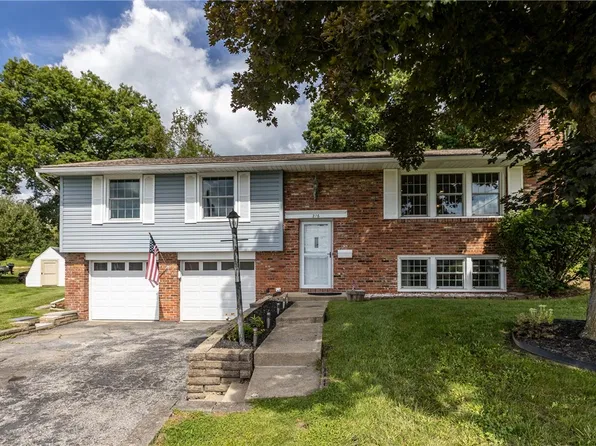 216 Oak Heights Dr, Oakdale, PA 15071