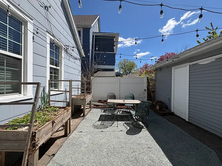 1102 18th Ave NE #2 — Photo 5