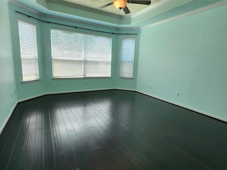 2318 Nashmor Dr — Photo 14