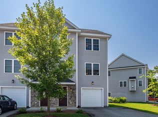 5 Collins Cir #13, Chelmsford, MA 01824