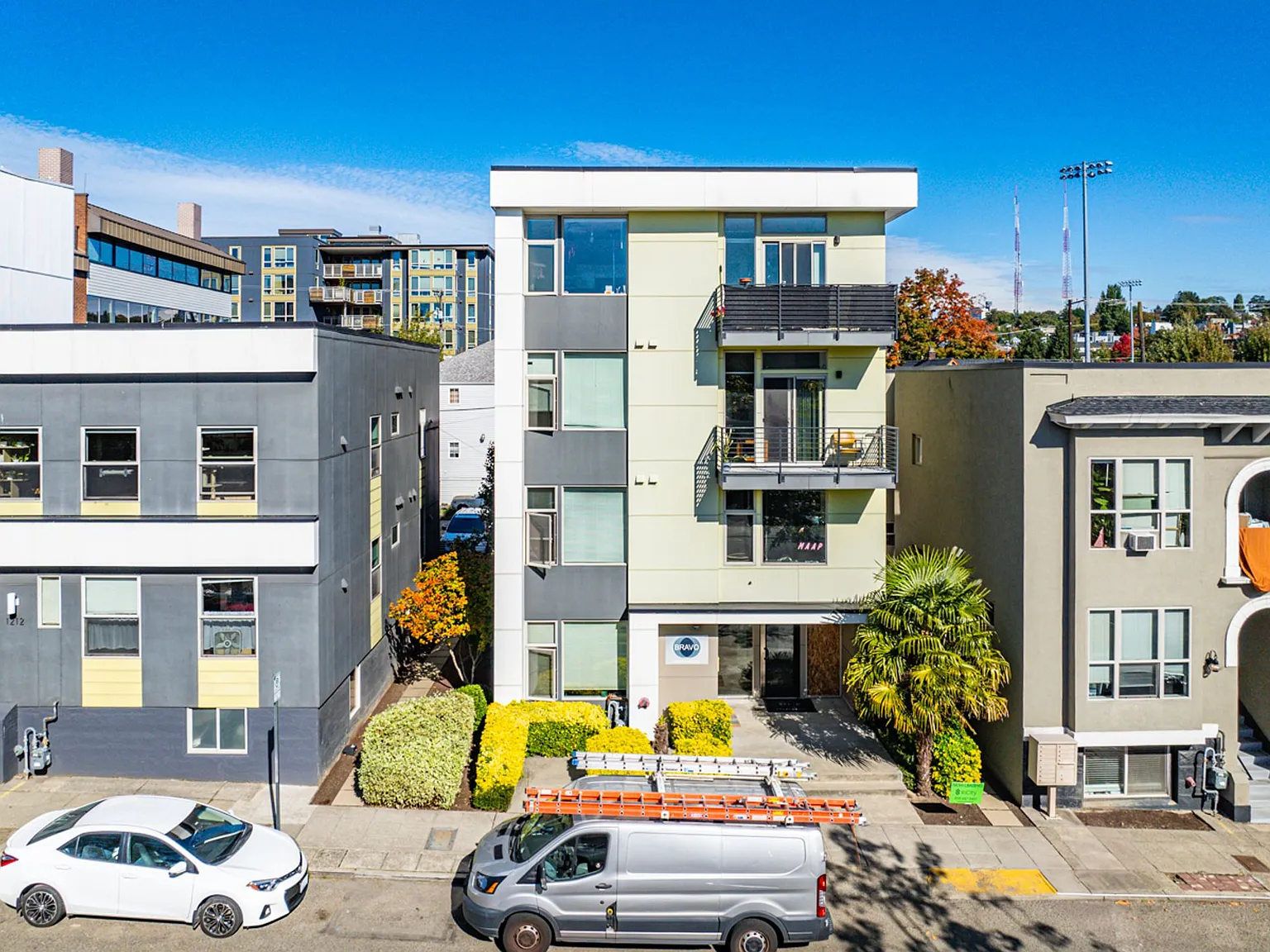 Bravo Apartments — Photo 1