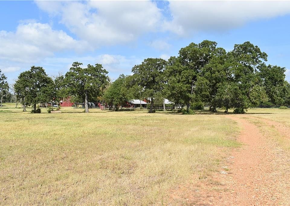 1st image of 1207 Private Road 1147