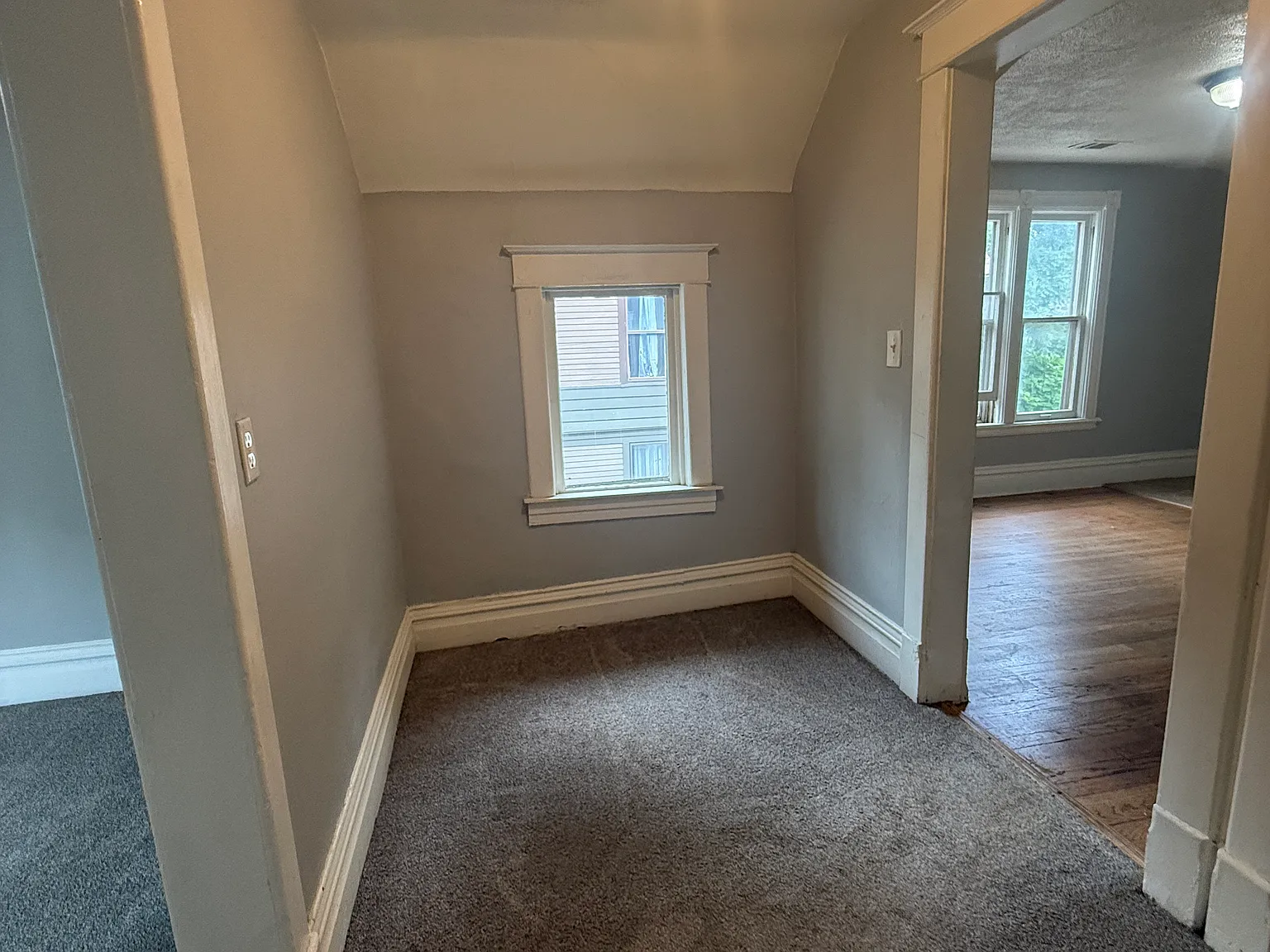2 bed, 1150 sqft, $975 — Photo 3