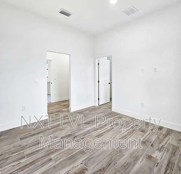 4113 Kismet Pkwy W — Photo 23