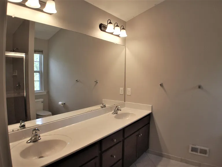 209 Moore Ct — Photo 22