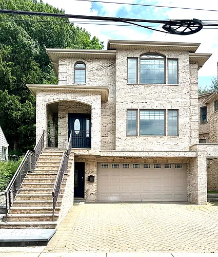 550 3rd St Photo 1