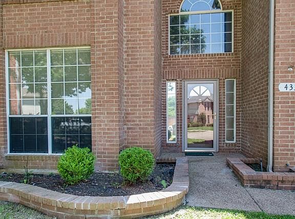 3rd image of 433 Wentworth Dr