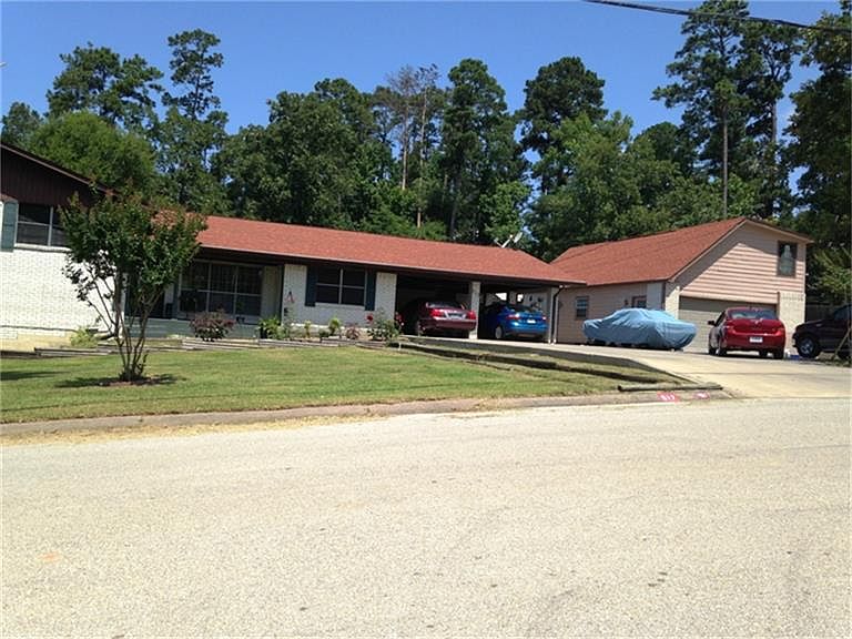 1st image of 517 W Lake Dr