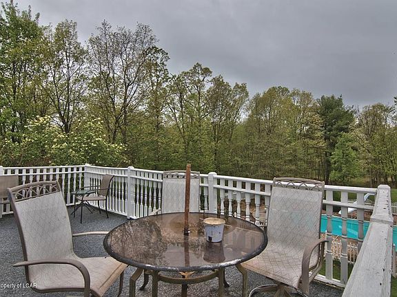 5th image of 25 Ledge Ct