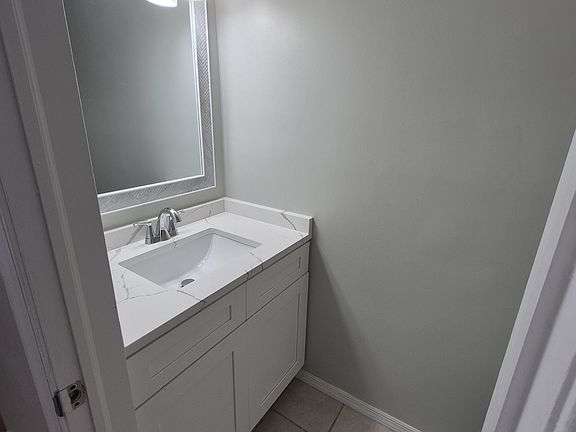 5th image of 21 Kirby Ln Unit 21