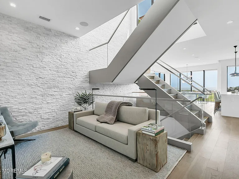 200 Ocean Ave N #5 — Photo 22