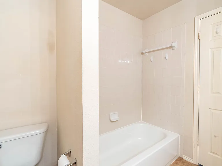 2505 Monroe Dr — Photo 5