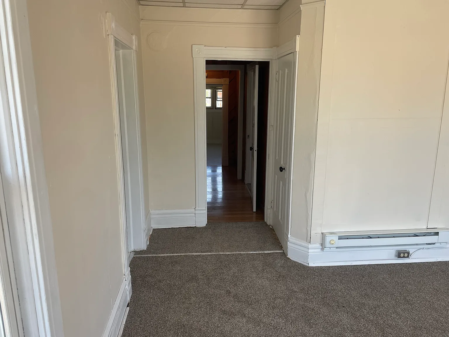 3 bed, 900 sqft, $875 — Photo 3