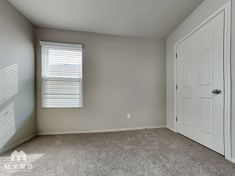 9421 Apple Ridge Ln — Photo 14
